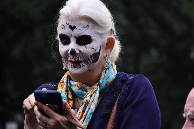 Catrinas Parade to celebrate Day of the Dead in Mexico MEXICO CITY, MEXICO - OCTOBER 26: Participants take part during The Mega parade of Catrinas as part of celebration of Mexican tradition Day of the Dead ˜Dia de Muertos™ at Reforma Avenue on October 26, 2019 in Mexico City, Mexico. The Day of the Dead Celebration was named in 2003 by UNESCO Intangible Cultural Heritage of Humanity  Copyright: xCarlosxTischlerx EYE_7623