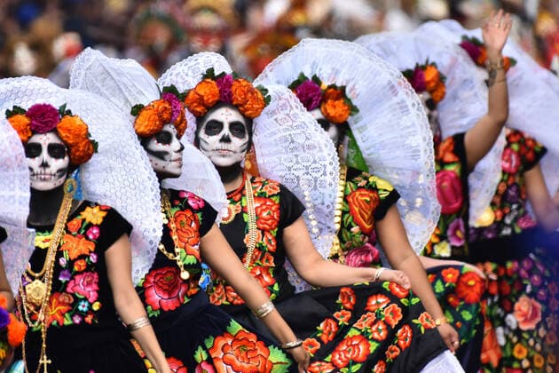 Day of the Dead International Parade in Mexico City MEXICO CITY, MEXICO - OCTOBER 27: Participants take part during the commemorative Day of the Dead International Parade as part of celebrations of the mexican traditions Day of the Dead (Dia de Muertos) at Hemiciclo a Juarez on October 27, 2019 in Mexico City, Mexico  Copyright: xCarlosxTischlerx EYE_9164