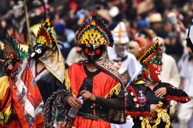 Day of the Dead International Parade in Mexico City MEXICO CITY, MEXICO - OCTOBER 27: Participants take part during the commemorative Day of the Dead International Parade as part of celebrations of the mexican traditions Day of the Dead (Dia de Muertos) at Hemiciclo a Juarez on October 27, 2019 in Mexico City, Mexico  Copyright: xCarlosxTischlerx EYE_9211