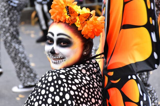 Day of the Dead International Parade in Mexico City MEXICO CITY, MEXICO - OCTOBER 27: Participants dressed as monarch butterfly take part during the commemorative Day of the Dead International Parade as part of celebrations of the Mexican traditions Day of the Dead (Dia de Muertos) at Hemiciclo a Juarez on October 27, 2019 in Mexico City, Mexico  Copyright: xCarlosxTischlerx EYE_0218