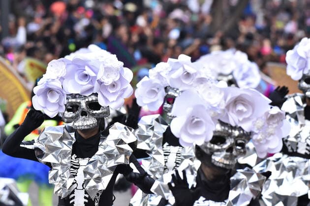Day of the Dead International Parade in Mexico City MEXICO CITY, MEXICO - OCTOBER 27: Participants take part during the commemorative Day of the Dead International Parade as part of celebrations of the mexican traditions Day of the Dead (Dia de Muertos) at Hemiciclo a Juarez on October 27, 2019 in Mexico City, Mexico  Copyright: xCarlosxTischlerx EYE_0046