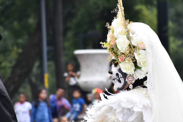 Day of the Dead International Parade in Mexico City MEXICO CITY, MEXICO - OCTOBER 27: Participants take part during the commemorative Day of the Dead International Parade as part of celebrations of the mexican traditions Day of the Dead (Dia de Muertos) at Hemiciclo a Juarez on October 27, 2019 in Mexico City, Mexico  Copyright: xCarlosxTischlerx EYE_0455