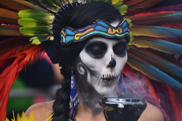 News Bilder des Tages Day of the Dead International Parade in Mexico City MEXICO CITY, MEXICO - OCTOBER 27: Participants take part during the commemorative Day of the Dead International Parade as part of celebrations of the mexican traditions Day of the Dead (Dia de Muertos) at Hemiciclo a Juarez on October 27, 2019 in Mexico City, Mexico  Copyright: xCarlosxTischlerx EYE_8369