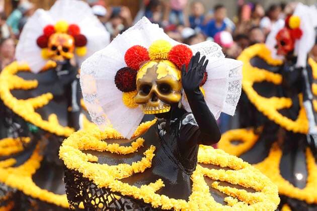 October 27, 2019 EUM20191027ACT05 JPG MEXICO CITY Traditions Traditions Parade Dead Color of the International Day of the Dead Parade in Mexico City this Sunday October 27, 2019 Photo Agency EL UNIVERSAL Berenice Fregoso EVZ  - ZUMAu78_ 20191027_zaf_u78_021 Copyright: xBerenicexFregosoxElxUniversalx