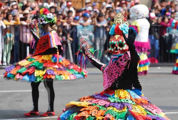 October 27, 2019 EUM20191027ACT12 JPG MEXICO CITY Traditions Traditions Parade Dead Color of the International Day of the Dead Parade in Mexico City this Sunday October 27, 2019 Photo Agency EL UNIVERSAL Berenice Fregoso EVZ  - ZUMAu78_ 20191027_zaf_u78_026 Copyright: xBerenicexFregosoxElxUniversalx