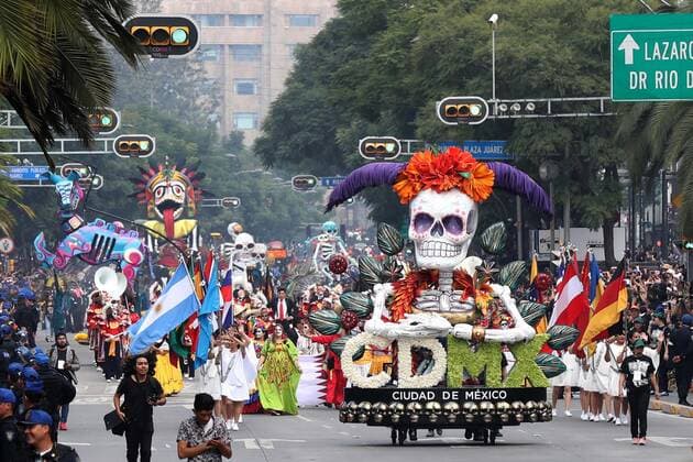 October 27, 2019 EUM20191027ACT14 JPG MEXICO CITY Traditions Traditions Parade Dead Color of the International Day of the Dead Parade in Mexico City this Sunday October 27, 2019 Photo Agency THE UNIVERSAL EVZ  - ZUMAu78_ 20191027_zaf_u78_035 Copyright: xValentexRosasx