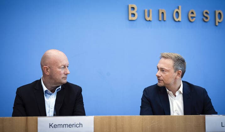 Christian Lindner, Federal Chairman of the FDP and Thomas Kemmerich, FDP Top Candidate in Thuringia, at a press conference on the impact of the state elections in Thuringia on federal politics in Berlin 28 10 2019 Berlin Germany Copyright: xFelixxZahn photothek.netx