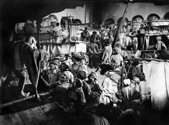 Street Theatre Scene Film: Faust: A German Folk Legend (1926) 14 September 1926  Copyright: MaryxEvansxAFxArchive 12026215 editorial use only