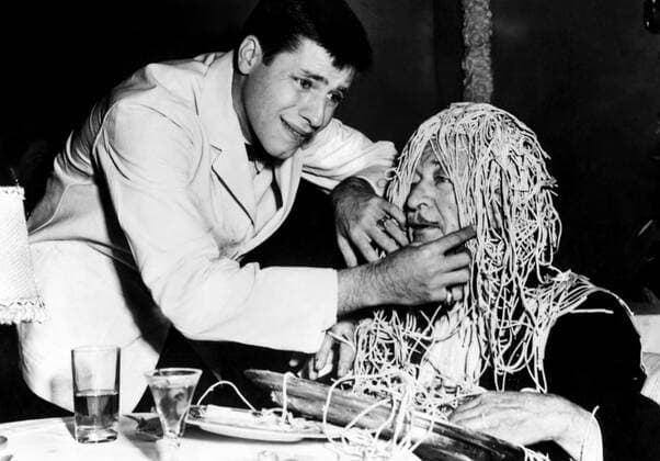 Jerry Lewis & Chester Clute Characters: Myron Mertz & Man with spaghetti on head (uncredited) Film: Scared Stiff (USA 1953) Director: George Marshall 27 April 1953  Copyright: MaryxEvansxAFxArchive 12078922 editorial use only