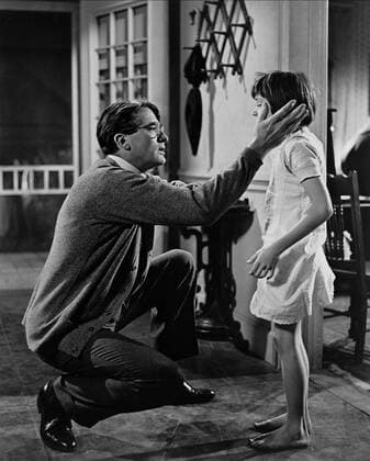 OSCARS. Bester Hauptdarsteller. Preisträger 1961-1970 Gregory Peck & Mary Badham Characters: Atticus Finch & Scout Film: To Kill A Mockingbird (USA 1962) Director: Robert Mulligan 25 December 1962  Copyright: MaryxEvansxAFxArchive 12091105 editorial use only