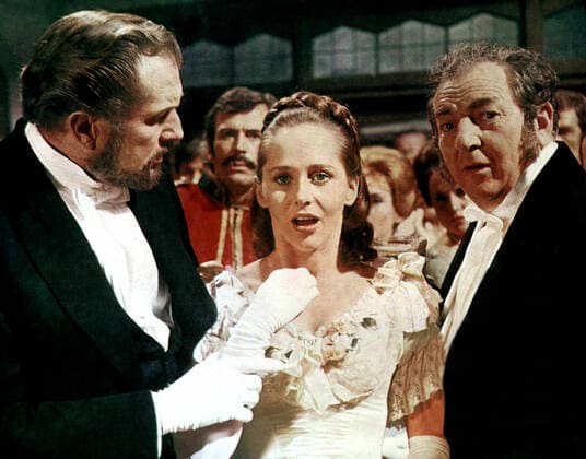 Vincent Price, Hilary Heath & Rupert Davies Characters: Sir Julian Markham,Elizabeth Markham (as Hilary Dwyer) & Joshua Kemp Film: The Oblong Box (UK 1969) Director: Gordon Hessler 11 June 1969  Copyright: MaryxEvansxAFxArchive 12092857 editorial use only