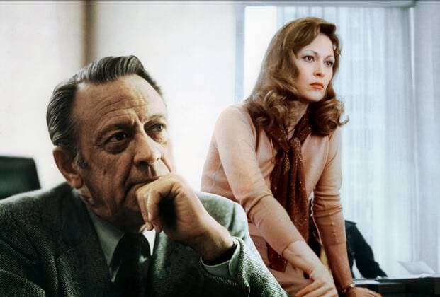 OSCARS. Beste Hauptdarstellerin. Preisträgerinnen 1971-1980 William Holden & Faye Dunaway Characters: Max Schumacher & Diana Christensen Film: Network (USA 1976) Director: Sidney Lumet 14 November 1976  Copyright: UnitedxArtistsxAFxArchivexMaryxEvans 12448895 editorial use only