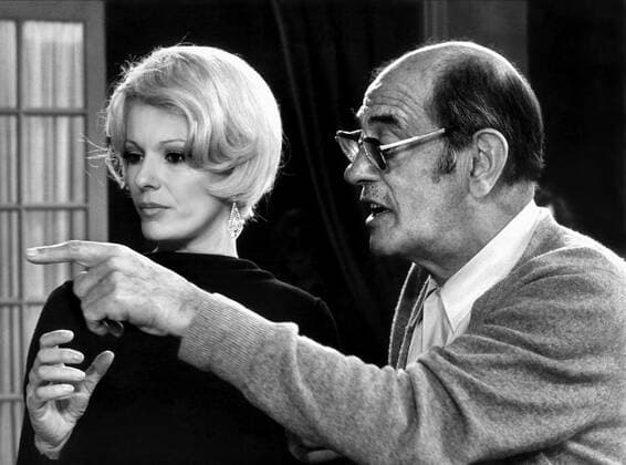 Delphine Seyrig & Luis Bunuel Characters: Simone Thevenot & Film: The Discreet Charm Of The Bourgeoisie (Le charme discret de la bourgeoisie) Fr 1972, Director: Luis Bunuel 15 September 1972  Copyright: GreenwichxFilmxProductionsxAFxArchivexMaryxEvans 12449650 editorial use only