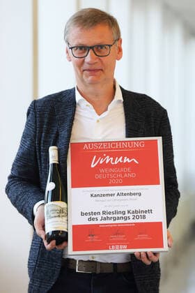 Entertainment Bilder des Tages GUENTHER JAUCH WEINGUT VON OTHEGRAVEN KANZEMER ALTENBERG BESTER RIESSLING KABINETT DES JAHRGANGS 2018 AUSZEICHNUNG DES VINUM WEINGUIDE DEUTSCHLAND 2020 MAINZ 