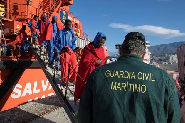 Bilder des Jahres 2019, News 11 November News Bilder des Tages View of some of the 62 Sub-Saharian immigrants who have been rescued by Navy Rescue team when they try to reach to Motril, Andalusia, Spain on 01 November 2019. 62 Sub-Saharian immigrants rescue !ACHTUNG: NUR REDAKTIONELLE NUTZUNG!  Copyright: xMiguelxPaquetx GRAF373 20191101-637082094133415075