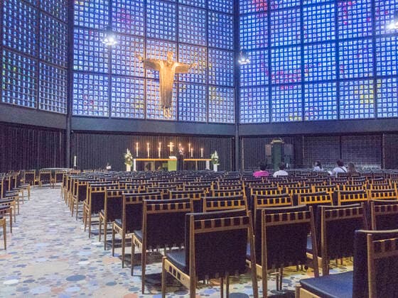 Kaiser Wilhelm Gedächtniskirche blauer Innenraum der Kaiser Wilhelm Gedächtniskirche in Berlin blue interior of Kaiser Wilhelm Memorial Church in Berlin, 20.8.2019