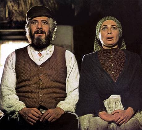Chaim Topol & Norma Crane Characters: Tevye & Golde Film: Fiddler On The Roof (USA 1971) Director: Norman Jewison 21 October 1971  Copyright: UnitedxArtistsxAFxArchivexMaryxEvans 12457768 editorial use only