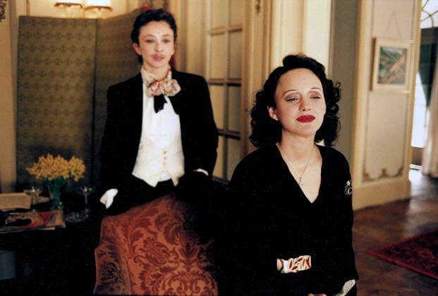 OSCARS. Beste Hauptdarstellerin. Preisträgerinnen 2001-2010 Marion Cotillard & Sylvie Testud Characters: Edith Piaf & Momone Film: La Vie En Rose; La Mome; The Passionate Life Of Edith Piaf; La M&,Xf4;Me (2007) Director: Olivier Dahan 08 February 2007  Copyright: MaryxEvansxAFxArchivexPicturehouse 12657835 editorial use only