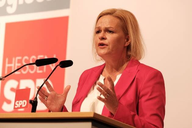 02.11.2019 xkhx Baunatal SPD Landesparteitag Hessen 2019 Nancy Faeser, das Gesicht der Hessen-SPD bei ihrer Bewerbungsrede *** 02 11 2019 xkhx Baunatal SPD state party conference Hessen 2019 Nancy Faeser, the face of the Hessen SPD in her application speech