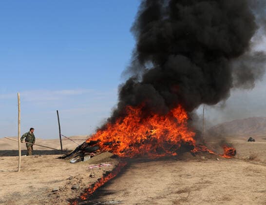 Bilder des Jahres 2019, News 11 November News Bilder des Tages (191103) -- KABUL, Nov. 3, 2019 -- Photo taken on Nov. 3, 2019 show smoke rising from burning drugs in Baghlan province, northern Afghanistan. The Afghan authorities burned about 28 tons of seized narcotic drugs in two provinces on Sunday, the latest in the fight against illicit drug trafficking. (Photo by Xinhua) AFGHANISTAN-SEIZED DRUGS Sahel 