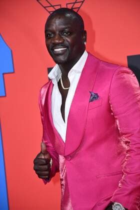 US singer Akon poses for the media during the photocall of MTV European Music Awards held in Seville, Andalusia, Spain, 03 November 2019. MTV European Music Awards in Seville !ACHTUNG: NUR REDAKTIONELLE NUTZUNG!  Copyright: xRaulxCaroxCadenasx GRAF1935 20191103-637084077532421754