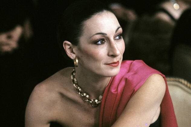 OSCARS. Beste Nebendarstellerin. Preisträgerinnen 1981-1990 Anjelica Huston Film: Prizzi S Honor (USA 1985) Director: John Huston 13 June 1985 ABC MOTION PICTURES - Prizzi s Honor - 1985 black comedy that tells the story of a mob hit man and hit woman who fall in love with each other, even thought they have been hired to kill each other. It stars Jack Nicholson, Kathleen Turner, Anjelica Huston and Robert Loggia, directed by John Huston. Pictured here: Anjelica Huston  Copyright: MaryxEvansxAFxArchivex20thxCenturyxFox 12472648 editorial use only