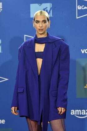 British singer Dua Lipa poses for the media during the photocall of MTV European Music Awards held in Seville, Andalusia, Spain, 03 November 2019. MTV European Music Awards in Seville !ACHTUNG: NUR REDAKTIONELLE NUTZUNG!  Copyright: xRaulxCaroxCadenasx GRAF2181 20191103-637084147497364552