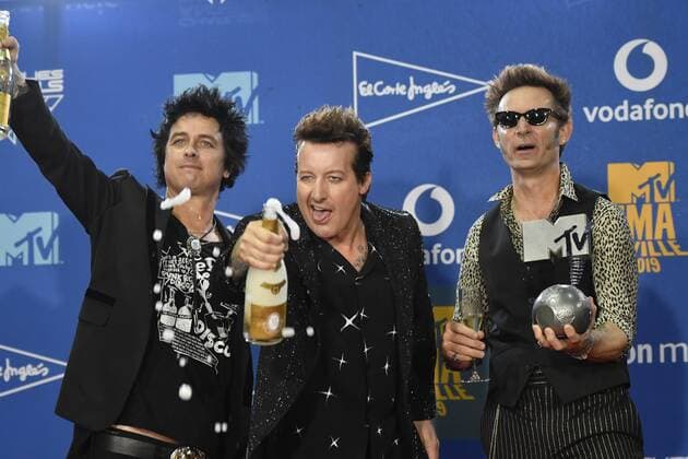 British band Green Day pose for the media after winning the Best Rock Band MTV EMA Award during the photocall of MTV European Music Awards held in Seville, Andalusia, Spain, 03 November 2019. MTV European Music Awards in Seville !ACHTUNG: NUR REDAKTIONELLE NUTZUNG!  Copyright: xRaulxCaroxCadenasx GRAF2215 20191103-637084180373462718
