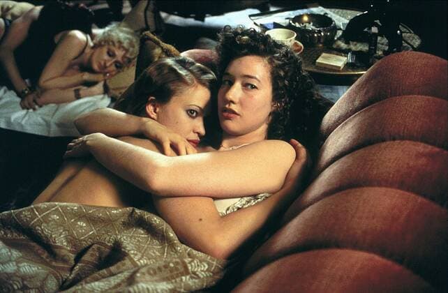 Heike Makatsch & Johanna Wokalek Characters: Klarchen & Ilse Film: Aimee & Jaguar (DE 1999) Regie: Max Fõrberb÷ck, Director: Max Farberbock 10 February 1999  Copyright: MaryxEvansxAFxArchivexZeitgeistxFilms 12554983 editorial use only