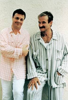 Nathan Lane & Robin Williams Characters: Albert Goldman & Armand Goldman Film: The Birdcage (1997) Director: Mike Nichols 08 March 1996  Copyright: MaryxEvansxAFxArchivexUnited 12555371 editorial use only