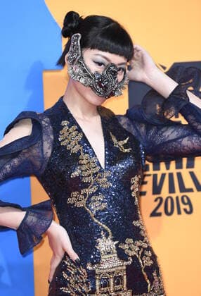 November 3, 2019, Seville, Andalusia, Spain: 2019 MTV Europe Music Awards (EMAs) held at the FIBES Conference and Exhibition Centre - Arrivals..Featuring: Jasmine Sokko.Where: Seville, Andalusia, Spain.When: 03 Nov 2019.Credit: Sean ThorntonCover Images Seville Spain - ZUMAc218 20191103_zia_c218_126 Copyright: xCOVERxImagesx