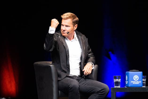 Juergen Hoeller PowerDays, Presentation of the Lifetime Award to Dieter Bohlen, Munich Olympic Hall 03 11 2019 IM BILD DieterBohlen