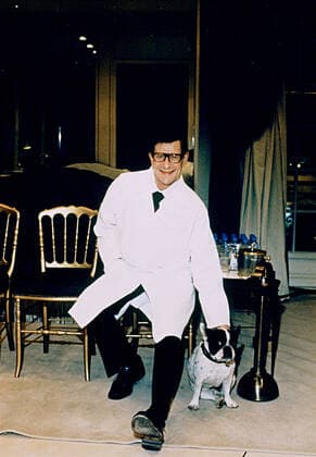 Yves Saint Laurent With Dog Characters: WITH Film: Yves Saint Laurent 5 Avenue Marceau 75116 Paris (Dokumentation) Fr 2002, Director: David Teboul 22 January 2002  Copyright: MaryxEvansxAFxArchivexMovimentoxProd. 12639570 editorial use only