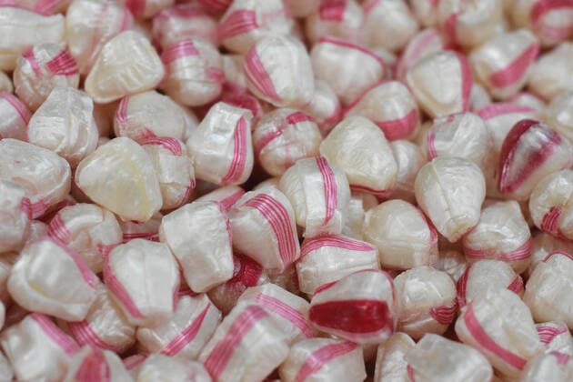 La Giralda: Sweet Factory in Mexico MEXICO CITY, MEXICO - NOVEMBER 6: Details of candy during its manufacture at the La Giralda candy factory. La Giralda is one of most important factory of confectionery dedicate to produce chocolates, candies, sweet gummies, mint sweets, candies, chocolate raisins to distribute this Christmas season. on November 6, 2019 in Mexico City, Mexico  Copyright: xCarlosxTischlerx EYE_2396