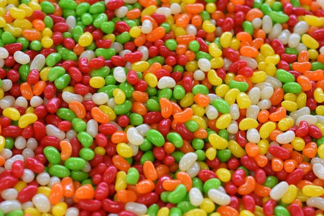 La Giralda: Sweet Factory in Mexico MEXICO CITY, MEXICO - NOVEMBER 6: Details of candy during its manufacture at the La Giralda candy factory. La Giralda is one of most important factory of confectionery dedicate to produce chocolates, candies, sweet gummies, mint sweets, candies, chocolate raisins to distribute this Christmas season. on November 6, 2019 in Mexico City, Mexico  Copyright: xCarlosxTischlerx EYE_2997