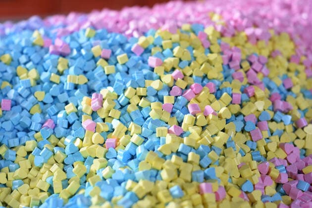 La Giralda: Sweet Factory in Mexico MEXICO CITY, MEXICO - NOVEMBER 6: Details of candy during its manufacture at the La Giralda candy factory. La Giralda is one of most important factory of confectionery dedicate to produce chocolates, candies, sweet gummies, mint sweets, candies, chocolate raisins to distribute this Christmas season. on November 6, 2019 in Mexico City, Mexico  Copyright: xCarlosxTischlerx EYE_2251