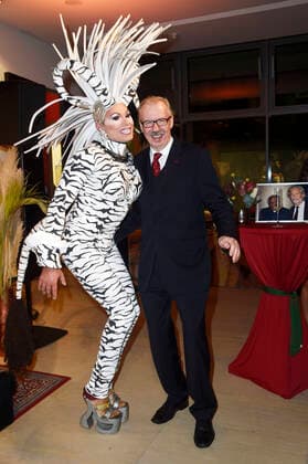 Paula Jackson and Ludger Pistor at the vernissage of African Moods for the presentation of the Lambertz Fine Art Calendar 2020 at the South African Embassy Berlin, 06 11 2019 Foto:xN.xKubelkax xFuturexImage