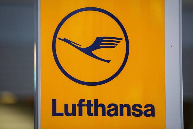 07 11 2019, xmkx, News Flight attendants strike at Lufthansa, Frankfurt Airport v l Logo, lettering, Lufthansa, symbolic image, Frankfurt am Main Hessen Germany DE Airport
