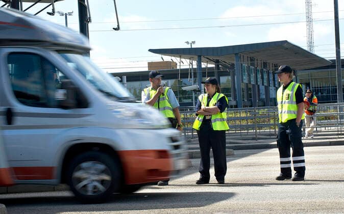ARCHIVE Danish customs officers stop motorists at the Oresund Bridge Tuesday, July 5, 2011 On November 12, border control will be initiated at the Swedish border and extended at German Europe is not as free as it has been, says Professor Det Ritzau, Friday, November 8, 2019, Copenhagen Sjaelland Denmark,  Copyright: KeldxNavntoftx COP999 spdk20191108-170312-L