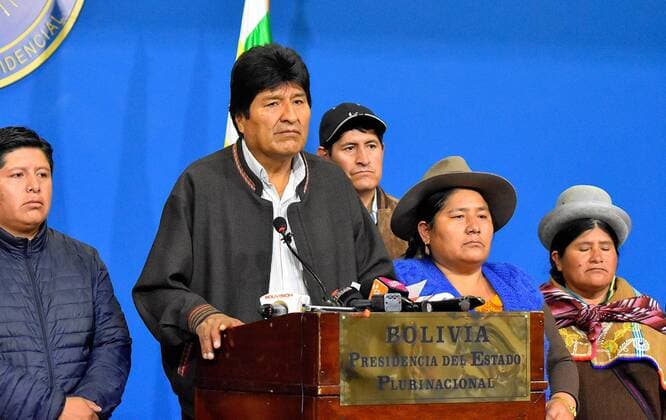 Bilder des Jahres 2019, News 11 November News Themen der Woche KW45 News Bilder des Tages Bolivian President Evo Morales fives a statement in El Alto, Bolivia, 10 November 2019. Morales announced the call for new general elections, following the report of the Organization of American States (OAS) that recommends the repetition of the first round of the elections held on October 20. He also assured that the new appointment with the polls will be held with a renewed electoral body, before the allegations of fraud in the first round of which the current one is accused. Evo Morales announces new elections in Bolivia after the OAS report !ACHTUNG: NUR REDAKTIONELLE NUTZUNG!  Copyright: xStringerx AME2604 20191110-637090034228398064