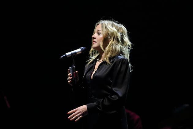 Bilder des Jahres 2019, Entertainment 11 November Entertainment Themen der Woche KW46 Entertainment Bilder des Tages Annett Louisan bei einem Konzert im Tempodrom in Berlin, 11. November 2019. Annett Louisan im Tempodrom *** Annett Louisan at a concert in the Tempodrom in Berlin, 11 November 2019 Annett Louisan in the Tempodrom