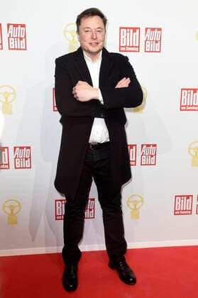 Entertainment Bilder des Tages Elon Musk bei der 43. Verleihung des Goldenen Lenkrads 2019 im Axel-Springer-Haus. Berlin, 12.11.2019 *** Elon Musk at the 43rd Golden Steering Wheel Award 2019 at Axel Springer Haus Berlin, 12 11 2019 Foto:xN.xKubelkax xFuturexImage