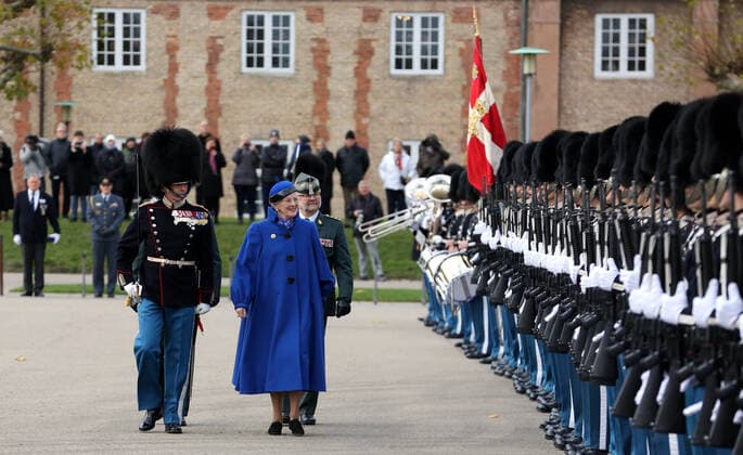 Bilder des Jahres 2019, Entertainment 11 November Entertainment Themen der Woche KW46 Entertainment Bilder des Tages 13-11-2019 Denmark Queen Margrethe attends the Queen s Clock Parade at the Royal Life Guard and hands over the Queen s Clock . After a period of service in the Livgarden, the guard company appoints the best guards of the period. At the parade, the Queen hands a watch to the guard, who is honored to have been a good friend and a capable soldier  Copyright: xPPEx