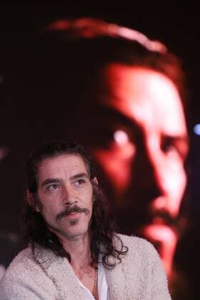 Spanish actor Oscar Jaenada poses for a photograph during the presentation of the series Hernan , which will broadcasted on November 24 by Mexican channel Azteca 7, and which shows conqueror Hernan Cortes upon his arrival and at the beginning of the conquest of Mexico on 14 March 1519. EFE Sashenka Gutierrez Presented in Mexico the series Hernan about the conquest of Mexico !ACHTUNG: NUR REDAKTIONELLE NUTZUNG!  Copyright: xSashenkaxGutierrezx MEX8631 20191113-637092789994963097