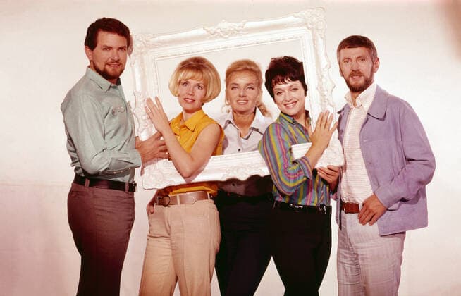 Rosy-Singers, deutsche Musikgruppe, bestehend aus Rosi Rohr, Angelika Metzger, John Wiseman und Rolf Jage, Deutschland ca. 1965. German music and singing group Rosy Singers , Gemany ca. 1965. Nur redaktionelle Nutzung. Editorial usage only. Copyright: ArthurxGrimm UnitedArchives82000601