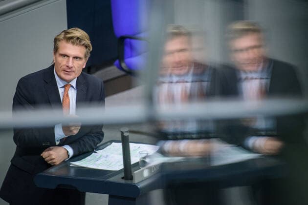 Sitzung des deutschen Bundestags Deutschland, Berlin - 14.11.2019: Im Bild ist Thomas Bareiß (Parlamentarischer Staatssekretär beim Bundesminister für Wirtschaft und Energie, CDU) während der Sitzung des deutschen Bundestags zu sehen. Berlin Bundestag Berlin Deutschland *** Meeting of the German Bundestag Germany, Berlin 14 11 2019 The picture shows Thomas Bareiß Parliamentary State Secretary at the Federal Ministry of Economics and Energy, CDU during the meeting of the German Bundestag Berlin Bundestag Berlin Germany