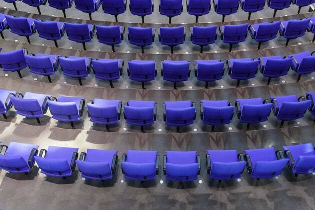 Session of the German Bundestag Germany, Berlin 14 11 2019 The picture shows empty chairs in the plenary hall during the session of the German Bundestag Berlin Bundestag Berlin Germany