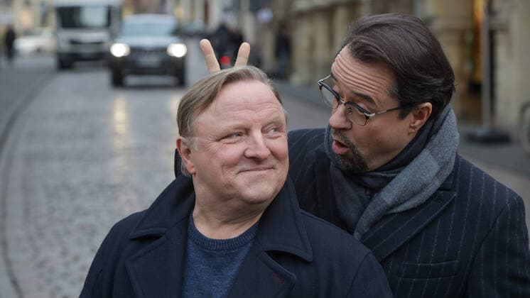 Bilder des Jahres 2019, Entertainment 11 November Entertainment Themen der Woche KW46 Entertainment Bilder des Tages DEU, Deutschland, Nordrhein-Westfalen, Münster, 14.11.2019: Pressefototermin am Set vom Münster Tatort Limbus . Axel Prahl als Kommissar Frank Thiel und Jan Josef Liefers als Prof. Karl-Friedrich Boerne *** DEU, Germany, North Rhine-Westphalia, Münster, 14 11 2019 Press photo shoot on set from Münster crime scene Limbus Axel Prahl as Commissioner Frank Thiel and Jan Josef Liefers as Prof Karl Friedrich Boerne