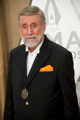 Nov.13, 2019 - Nashville, Tennessee; USA - RAY STEVENS arrives at the 53rd Annual CMA Awards that took place at the Bridgestone Arena located in downtown Nashville. Copyright 2019 . Nashville USA - ZUMAm78_ 20181114_zaf_m78_1274 Copyright: xJasonxMoorex