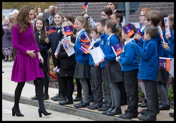 Bilder des Jahres 2019, Entertainment 11 November Entertainment Themen der Woche KW46 Entertainment Bilder des Tages . 15 11 2019. Norwich,United Kingdom.The Duchess of Cambridge arriving to open The Nook Children s Hospice at Framingham Earl near Norwich, United Kingdom.  xStephenxLockx xi-Imagesx IIM-20416-0031
